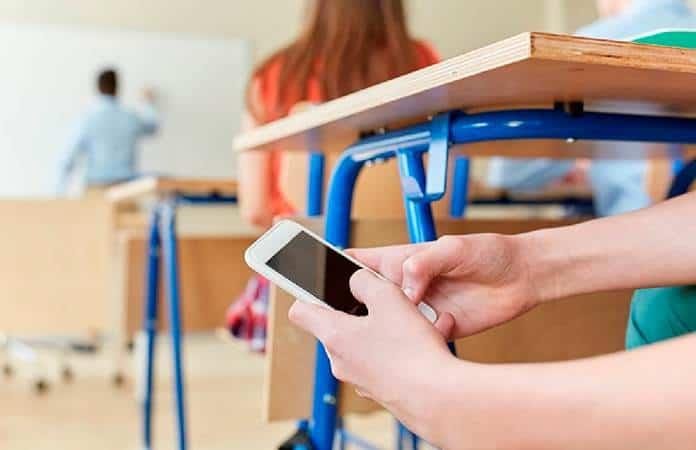 Reforma Antiuso de Celular en Escuelas de Morelos: Impacto en 300 Mil Estudiantes