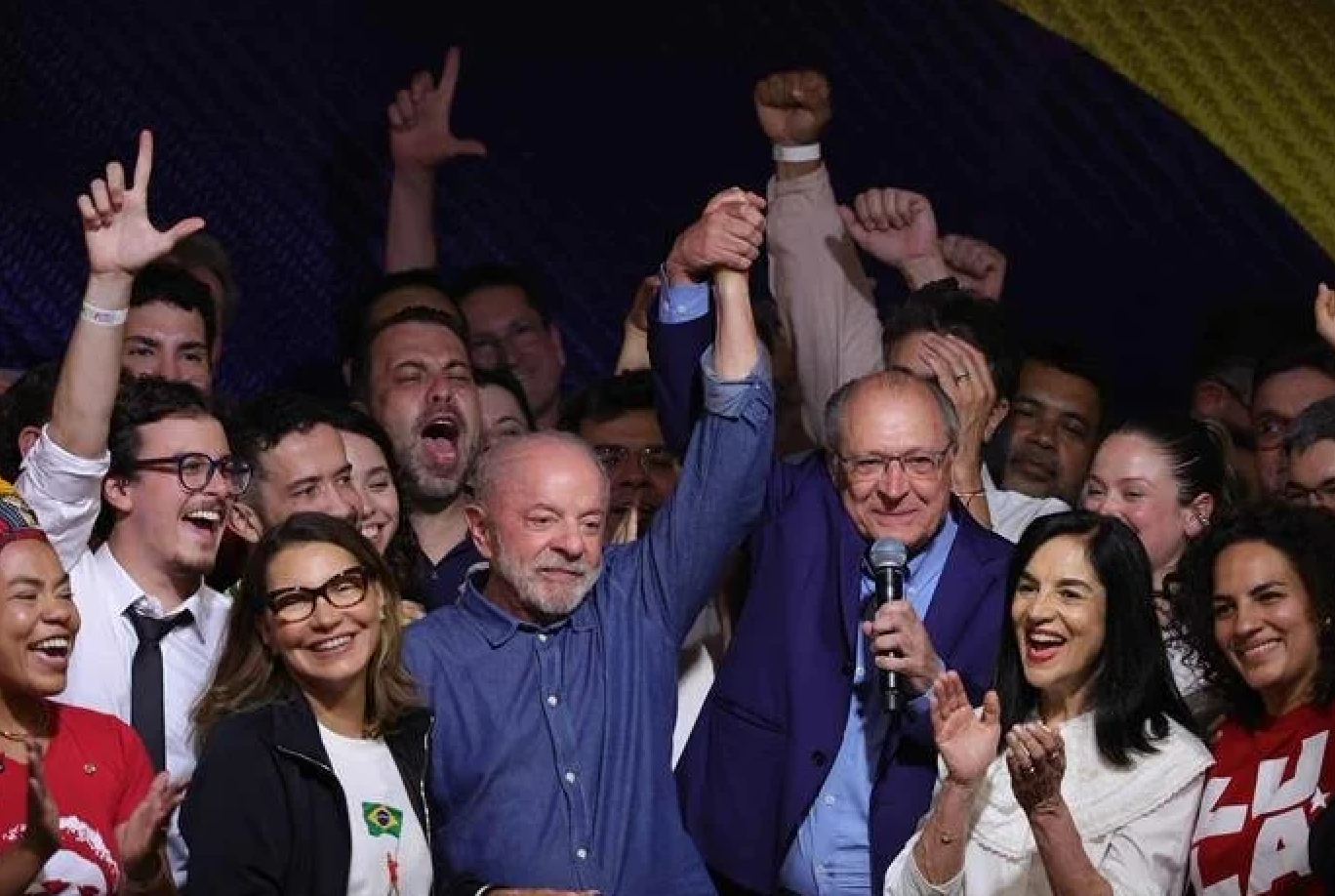 Lula Gana Cuarta Presidencia en Remontada Histórica y Enfrenta Desafíos de Su Rival en Brasil